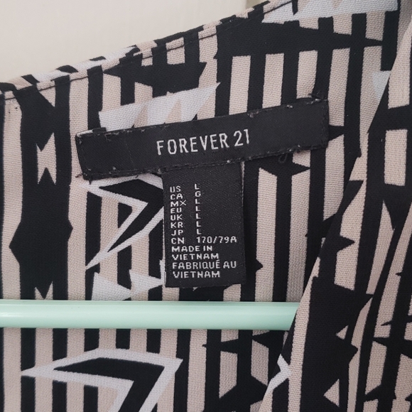 Art Deco Romper - Picture 4 of 7